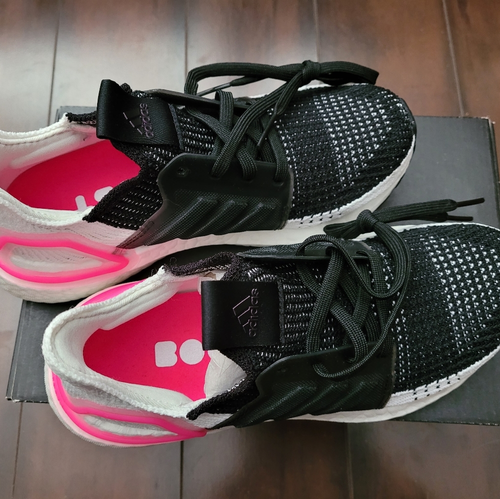 Sneakers - Picture 2 of 4